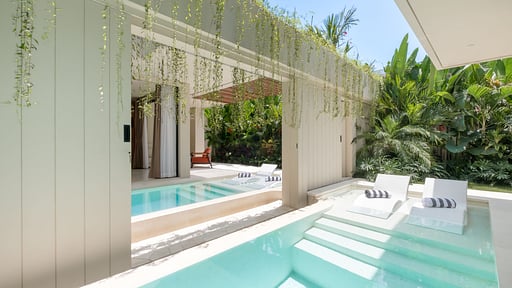Loona Palm Seseh Estate Swimming pool 1