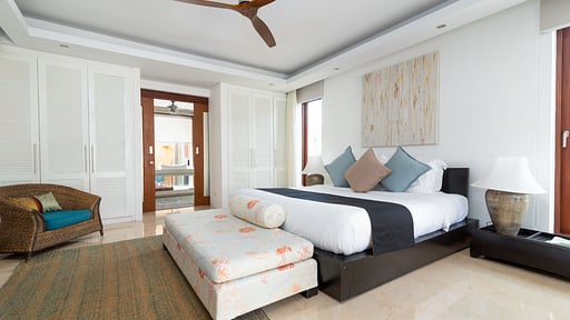 Lotus Beach Villa Спальня 1