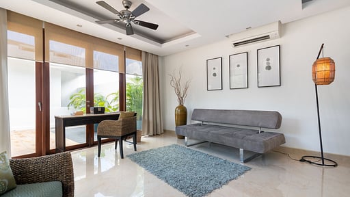 Lotus Beach Villa Спальня 1