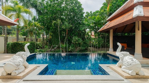 Lotus Villa Бассейн