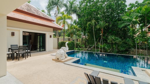 Lotus Villa Бассейн