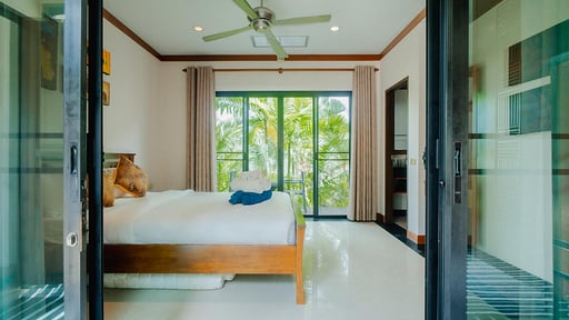 Lotus Villa Спальня 2