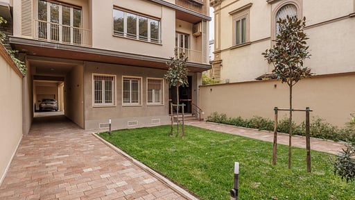 Lucy Charming Apartment Garden