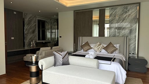 Luxury Breeze Villa Bedroom 1