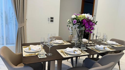 Luxury Breeze Villa Dining area