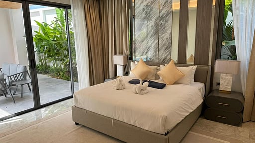 Luxury Breeze Villa Bedroom 3