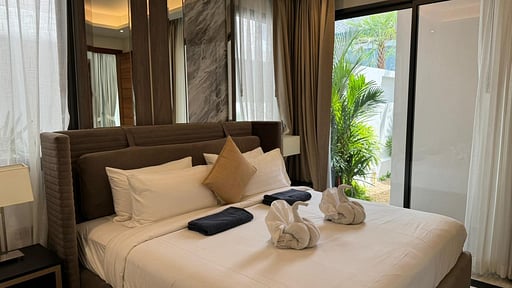 Luxury Breeze Villa Bedroom 2