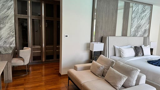 Luxury Breeze Villa Bedroom 1