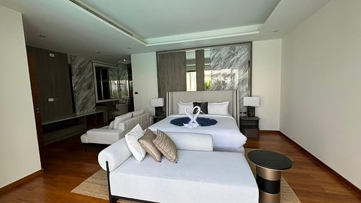 Luxury Breeze Villa Bedroom 1