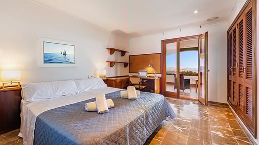 Luxury Villa El Vila Bedroom 1