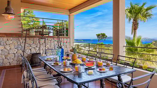 Luxury Villa El Vila Dining area