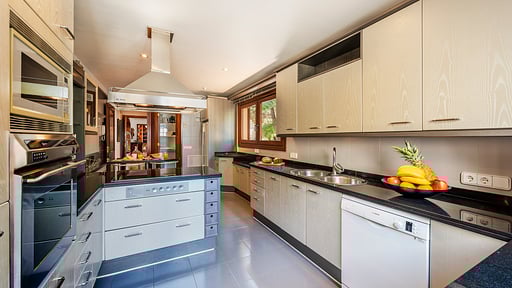 Luxury Villa El Vila Kitchen