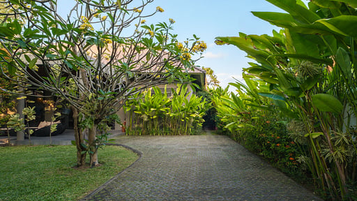 M Villa 318 Canggu Parking areas