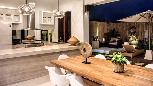 Mahasari Villa 1 Dining area