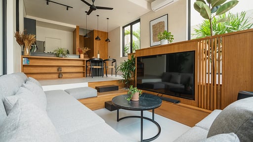 Makia Loft Living room