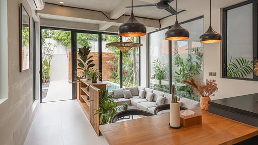 Makia Loft Dining area