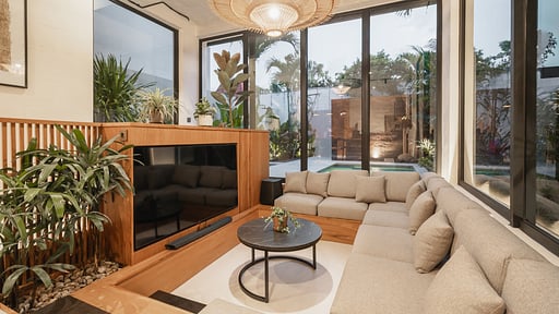 Makia Loft Living room