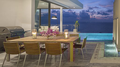 Malaiwana Penthouse Dining area