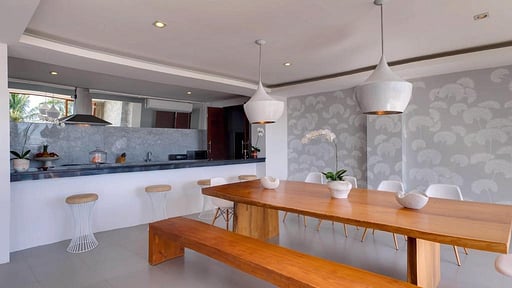 Malimbu Cliff Villa Dining area