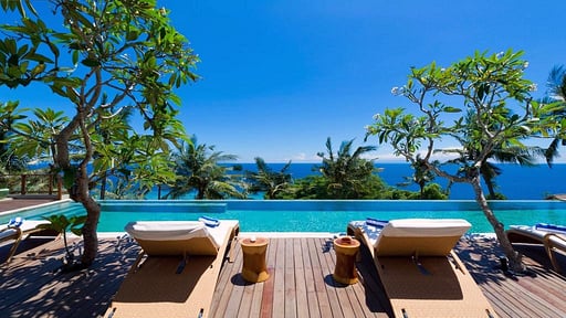 Malimbu Cliff Villa Swimming pool