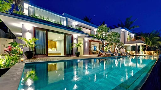 Malimbu Cliff Villa Swimming pool