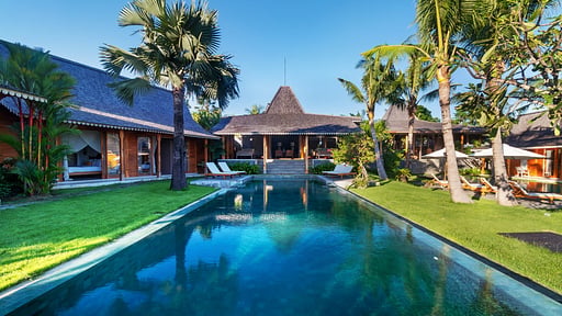 Mannao Estate Piscine 1