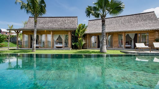 Mannao Estate Piscine 1