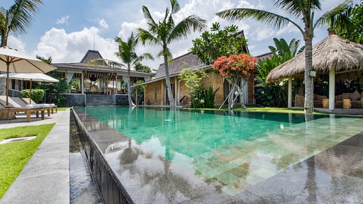 Mannao Estate Piscine 2