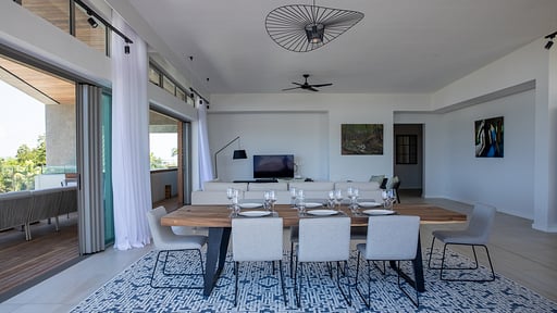 Manta Cove Penthouse Обеденная зона