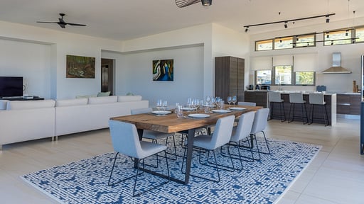 Manta Cove Penthouse Обеденная зона