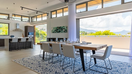 Manta Cove Penthouse Обеденная зона