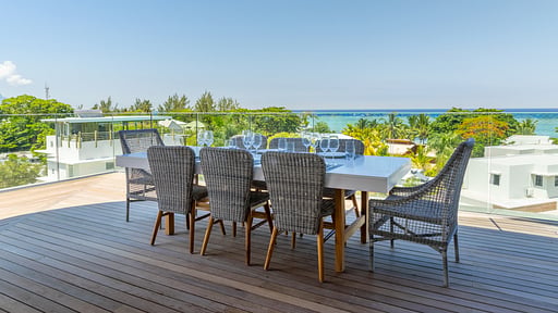 Manta Cove Penthouse Обеденная зона 2