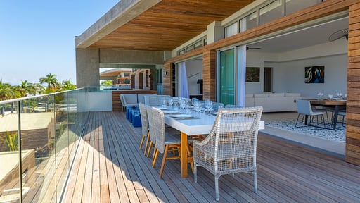 Manta Cove Penthouse Обеденная зона 2