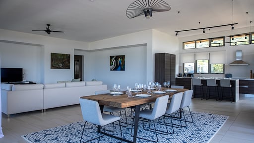 Manta Cove Penthouse Обеденная зона