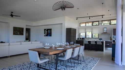 Manta Cove Penthouse Обеденная зона