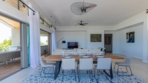Manta Cove Penthouse Обеденная зона
