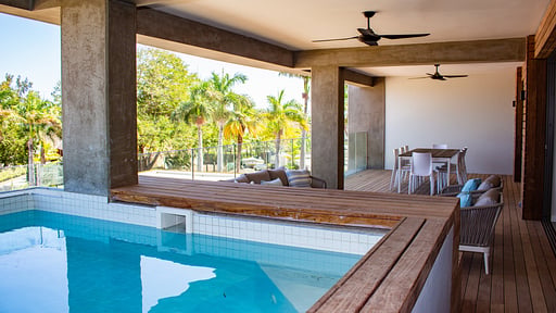 Manta Cove Premium Apartment Бассейн