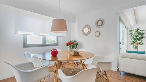 Mariners Apartment Обеденная зона