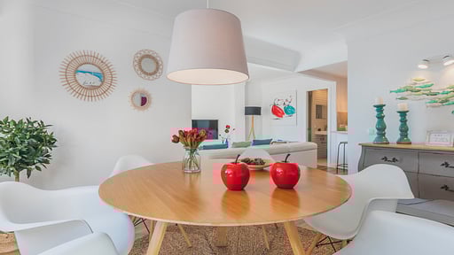 Mariners Apartment Обеденная зона