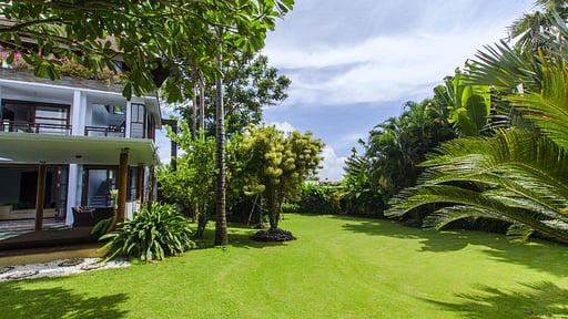 Mary's Beach Villa Сад
