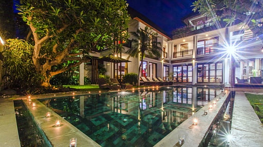 Mary's Beach Villa Бассейн