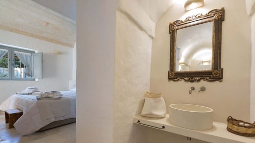 Masseria Santa Filomena Schlafzimmer 9