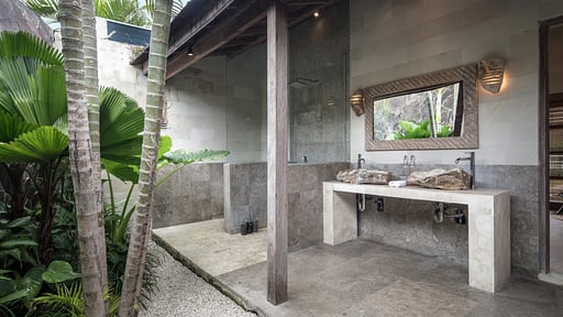 Massilia Estate Bedroom 10