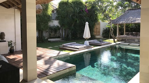 Massilia Estate Swimming pool 3