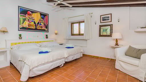 Can Giro Спальня 2