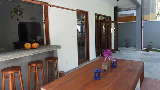 ME Villa Dining area