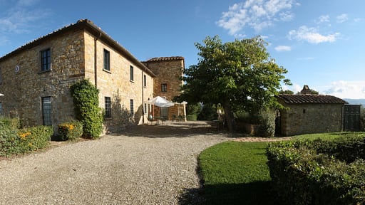 Melograno Apartment Surroundings