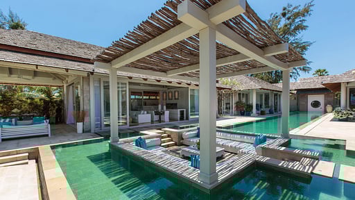 Mia Beach Villa Бассейн