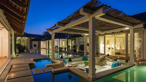 Mia Beach Villa Бассейн