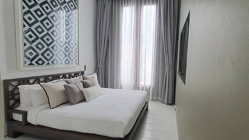 Mia Estate Спальня 12